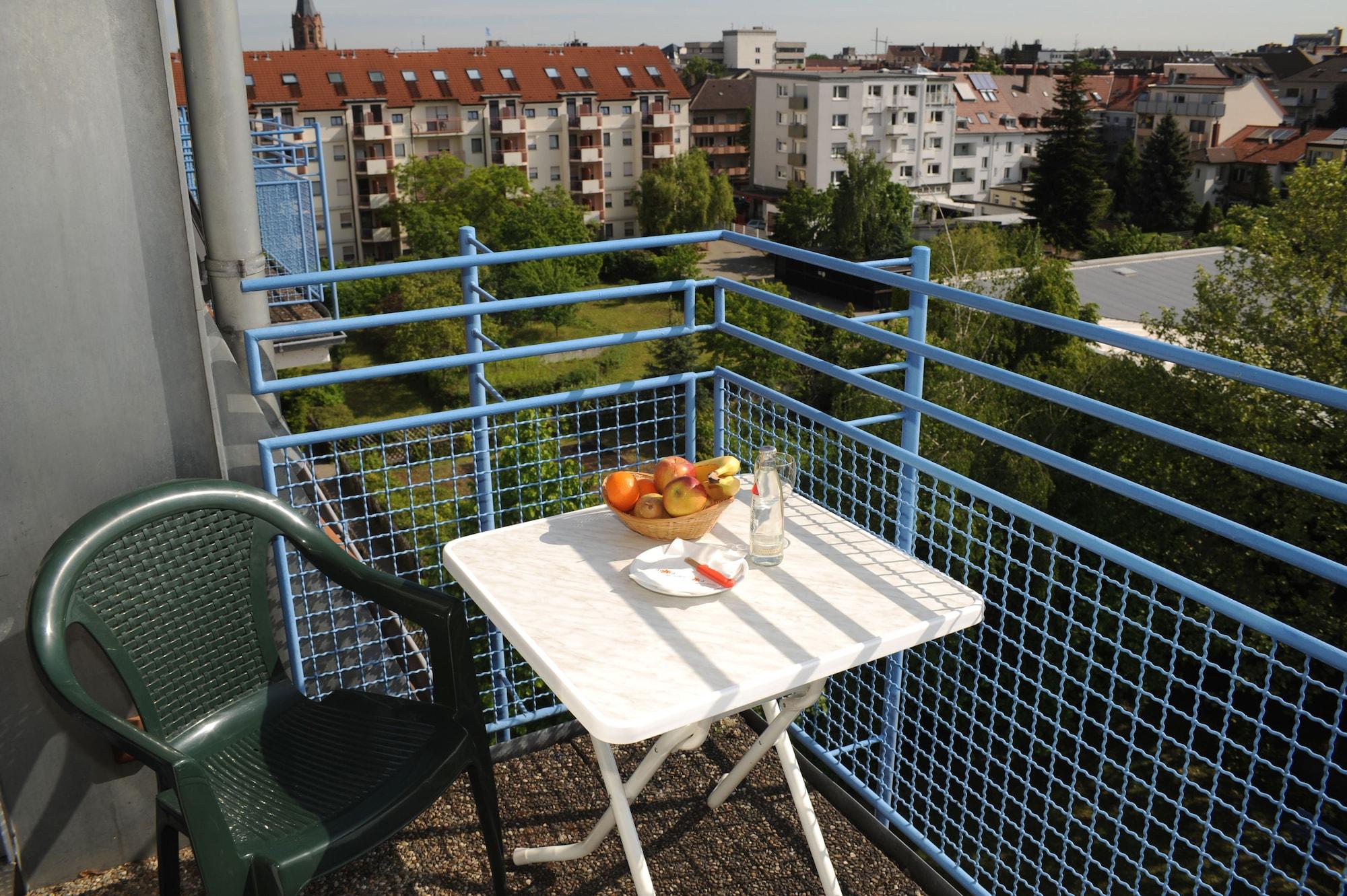 Acora Karlsruhe Zentrum Living The City - Apartments Exterior photo